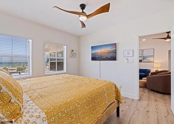 Two Gulf-front With Access And Tiki * Clearwater Beach