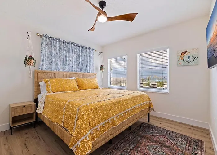 Two Gulf-front With Access And Tiki Holiday home Clearwater Beach