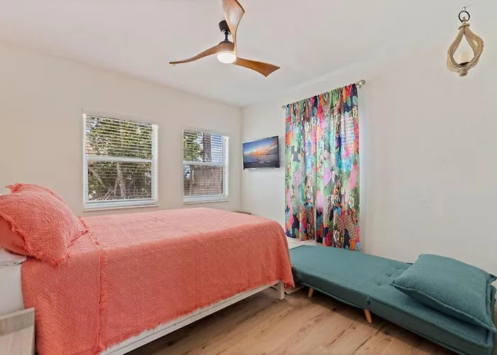 Two Gulf-front With Access And Tiki Holiday home Clearwater Beach