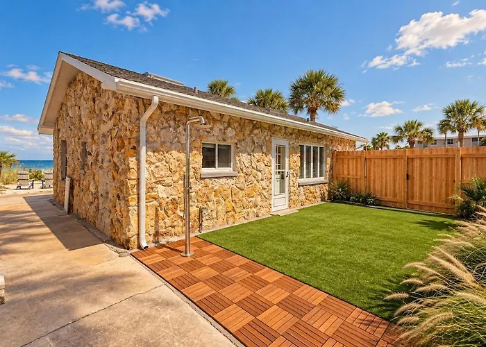 Two Gulf-front With Access And Tiki Holiday home *