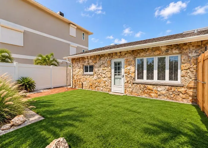 Two Gulf-front With Access And Tiki * Clearwater Beach
