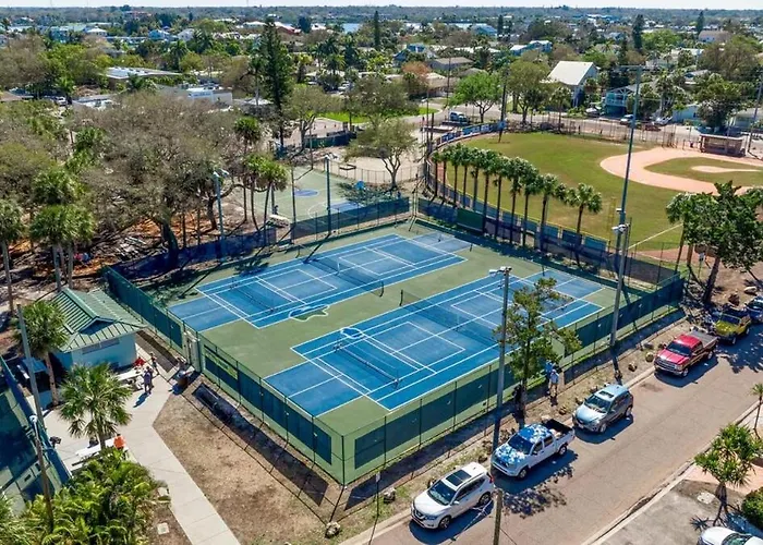 Holiday home Two Gulf-front With Access And Tiki Clearwater Beach